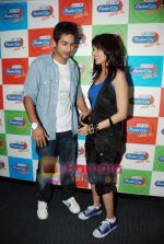 Genelia D Souza, Shahid Kapoor promote Chance Pe Dance at Radio City 91.1 FM in Bandra on 12th Jan 2010 (10).JPG